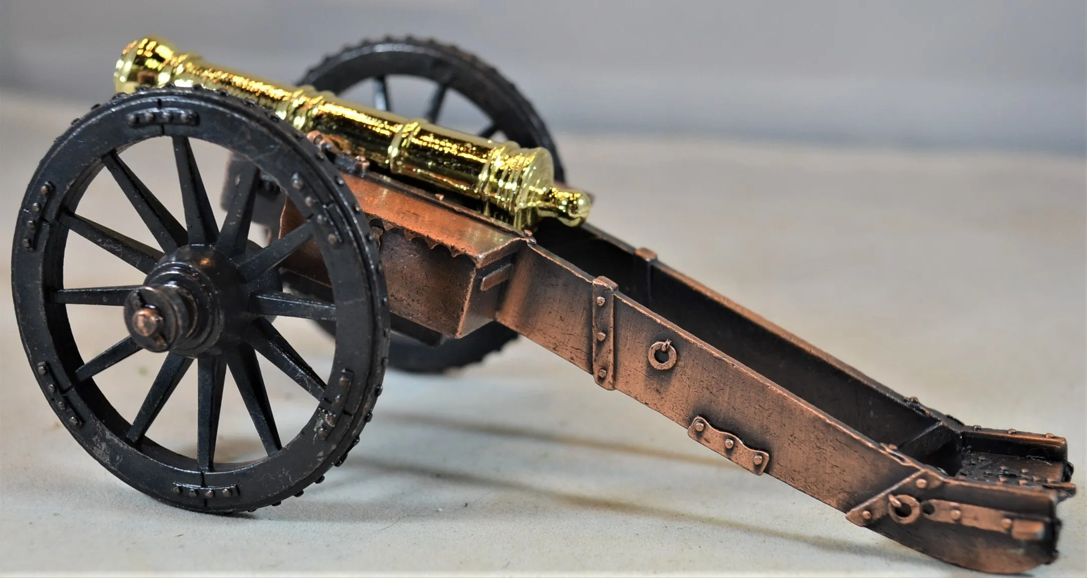 American Revolution Die-cast English 6 lb Field Cannon Gun Americana Large