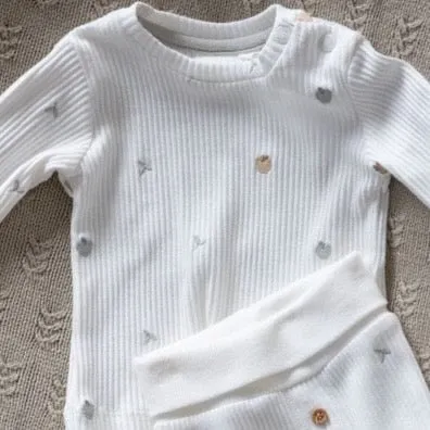 AUTUMN SWEETNESS - Super Sweet Embroidered Rib Knit Top