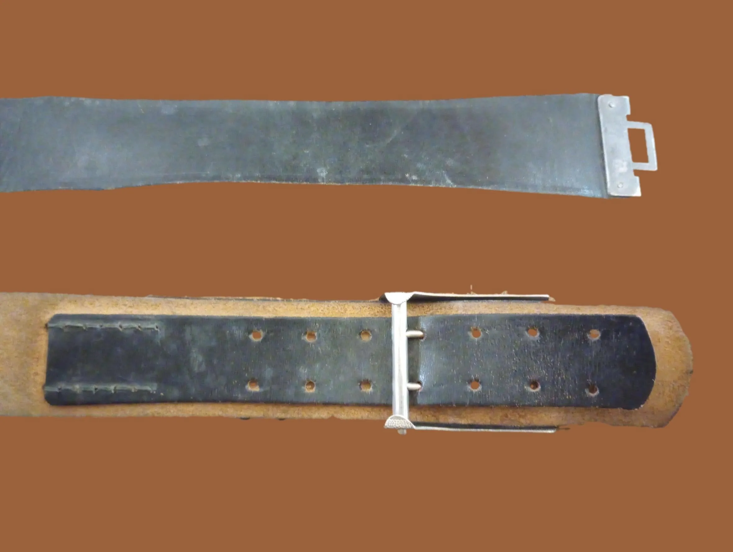 EAST GERMAN ARMY LEATHER BELT & BUCKLE VINTAGE COLD WAR GERMAN MILITARY SURPLUS