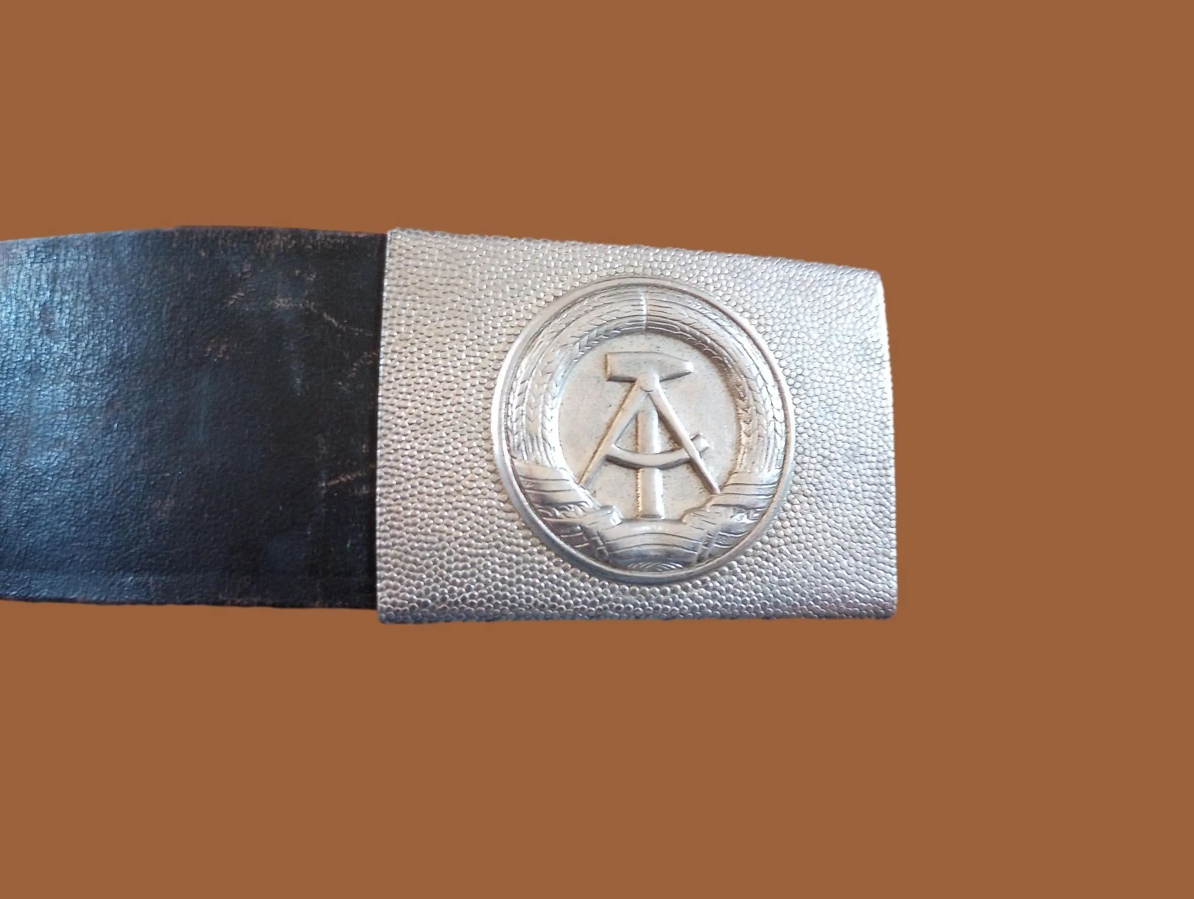 EAST GERMAN ARMY LEATHER BELT & BUCKLE VINTAGE COLD WAR GERMAN MILITARY SURPLUS