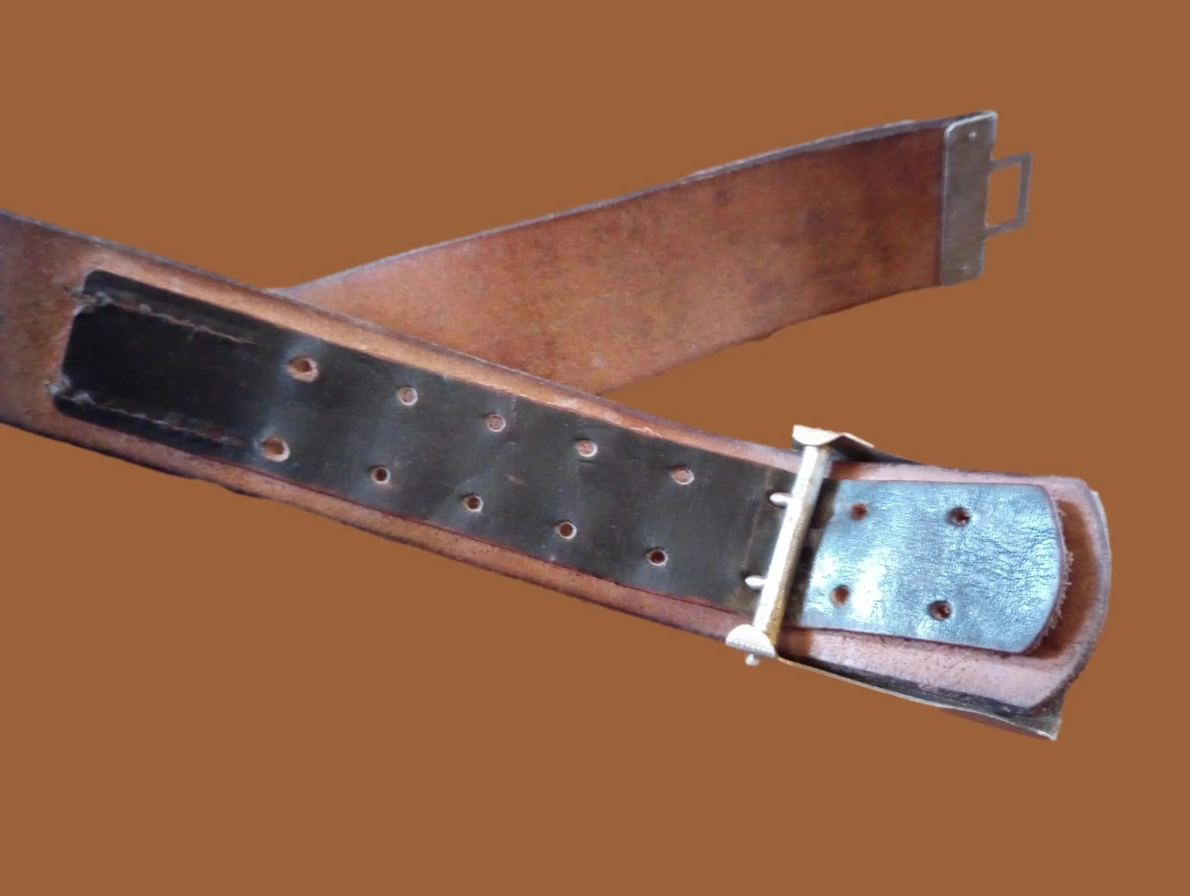 EAST GERMAN ARMY LEATHER BELT & BUCKLE VINTAGE COLD WAR GERMAN MILITARY SURPLUS