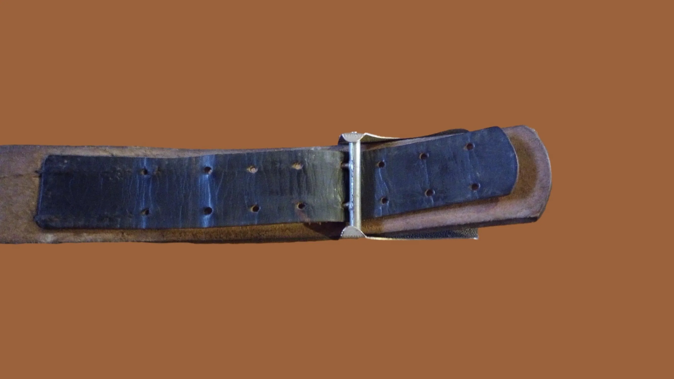 EAST GERMAN ARMY LEATHER BELT & BUCKLE VINTAGE COLD WAR GERMAN MILITARY SURPLUS