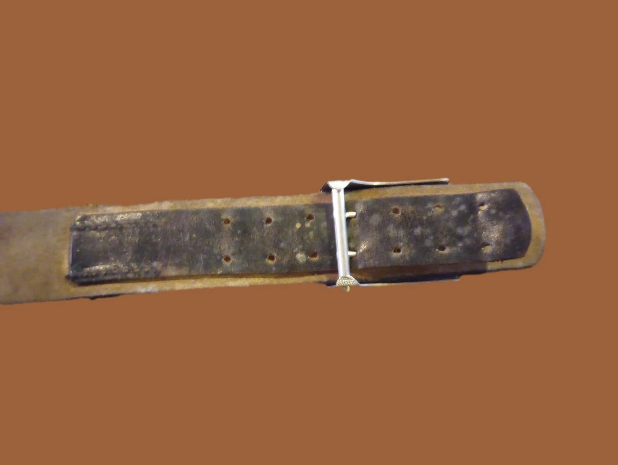 EAST GERMAN ARMY LEATHER BELT & BUCKLE VINTAGE COLD WAR GERMAN MILITARY SURPLUS