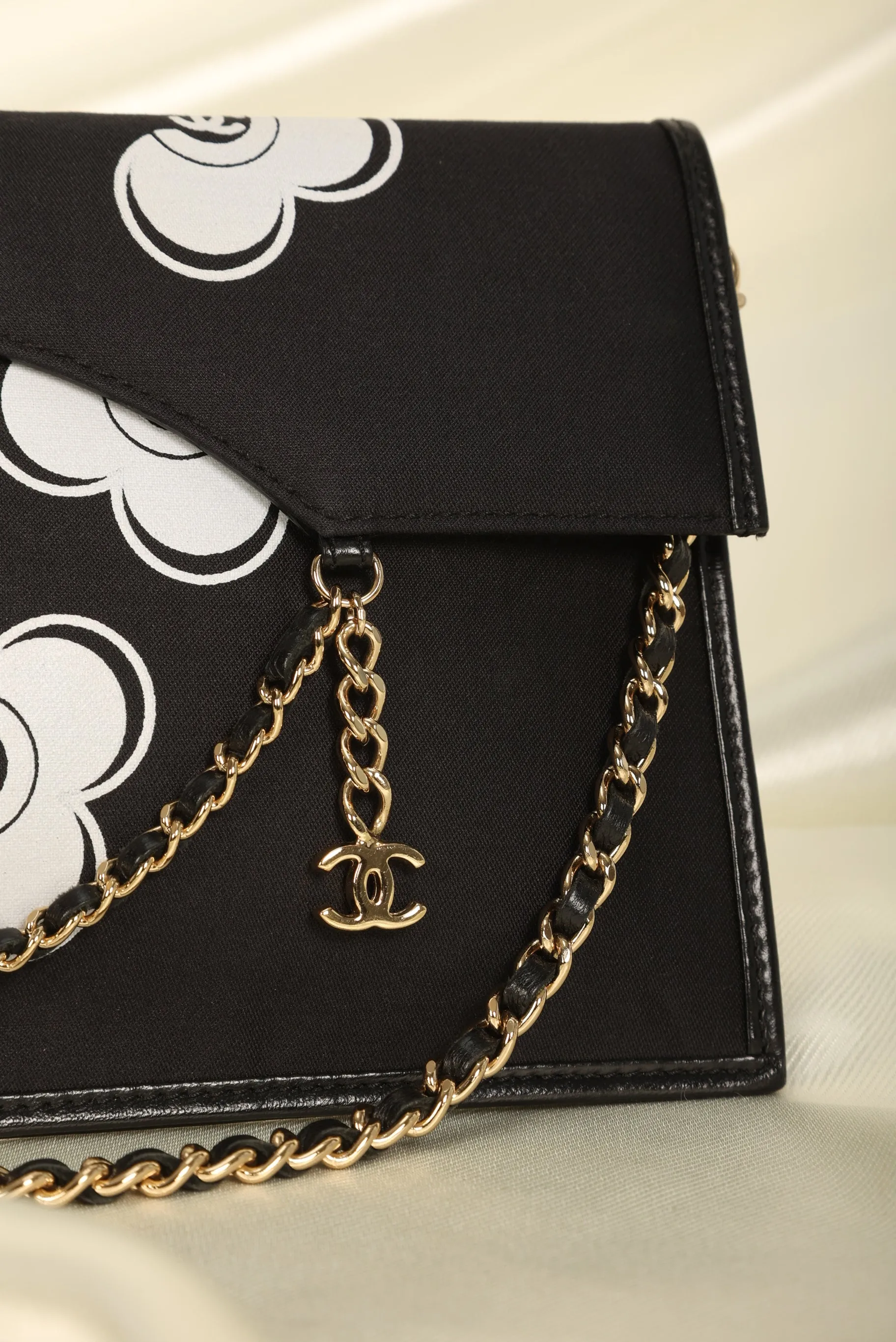 Extremely Rare Chanel Camellia CC Chain Pochette