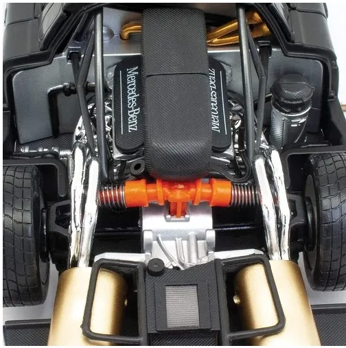 Maisto Mercedes Clk-Gtr Street Version Diecast Vehicle 1:18 Colors Vary 31849