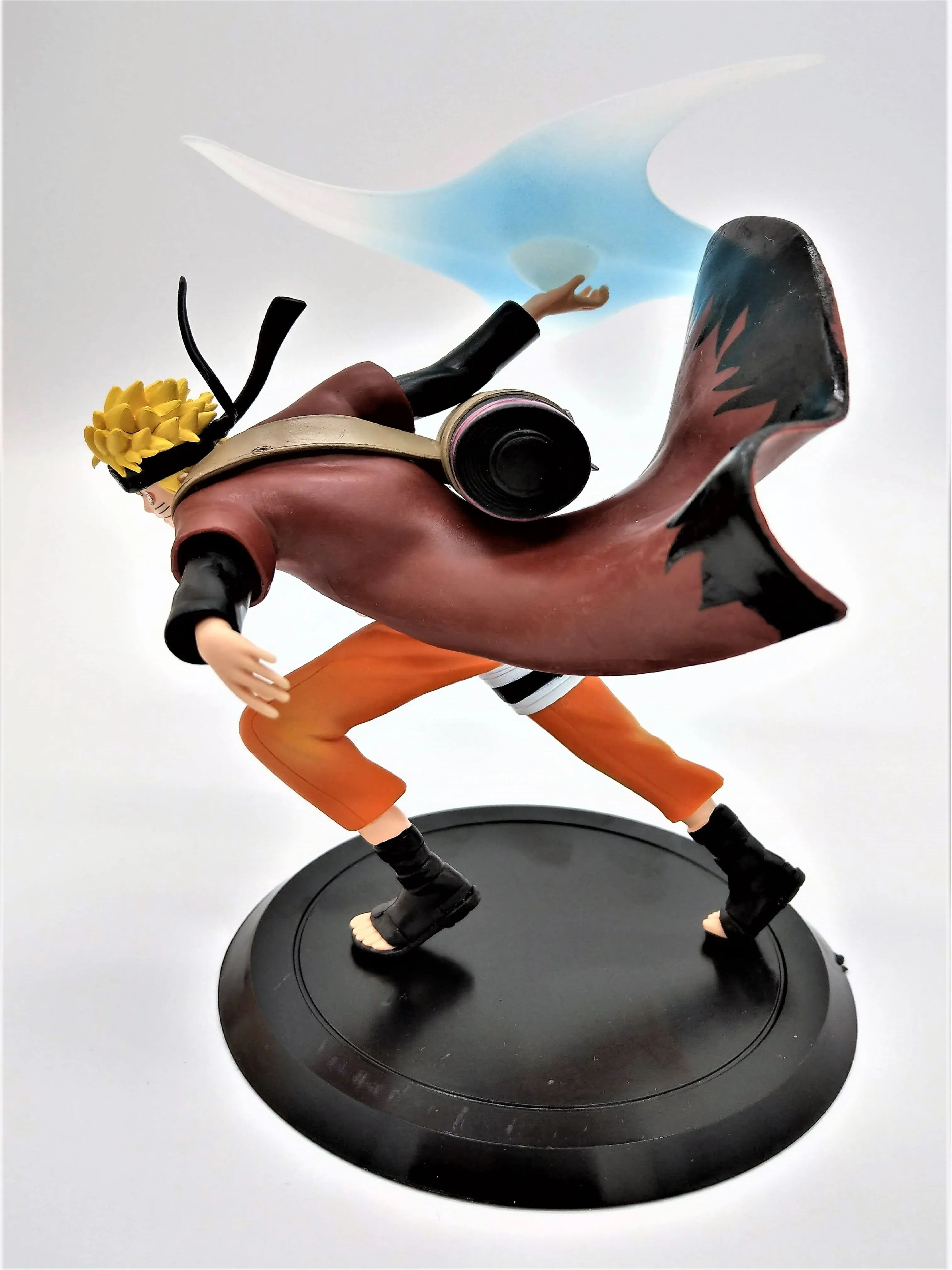 Naruto Action Figure Featuring Naruto Using His Ultimate Move Rasenshuriken. (Comes with Adhesive Glue!)