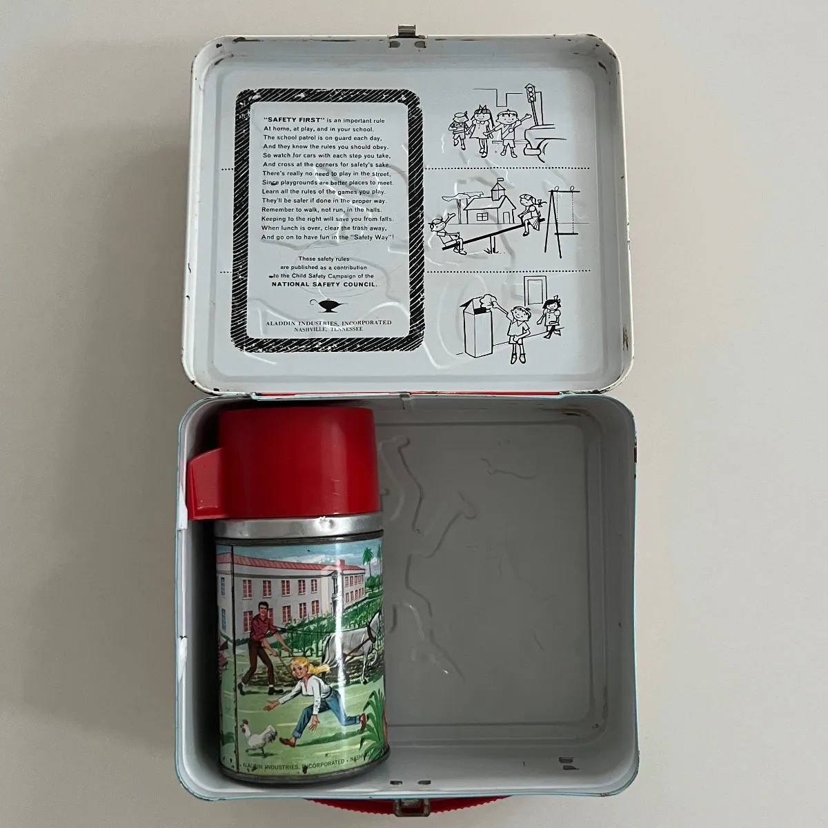 Rare Vintage 1963 The Beverly Hillbillies Lunchbox with thermos
